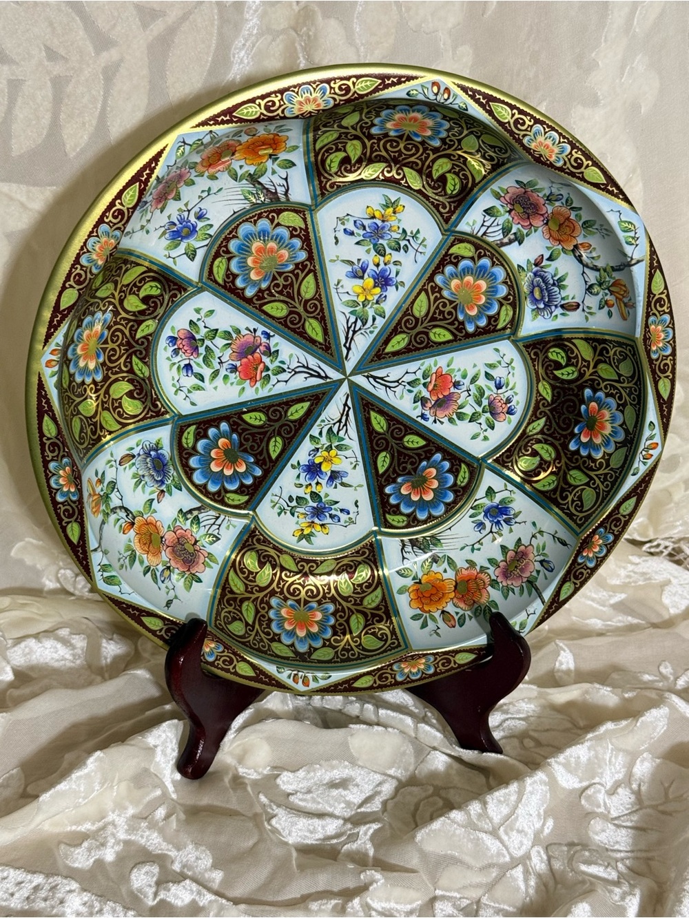 Vintage Daher Floral Tin- England